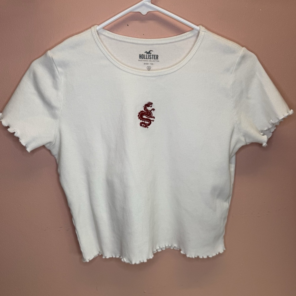 Hollister White Baby‎ Tee Red Dragon Embroidery Ribbed Stretch Top M Y2K Style